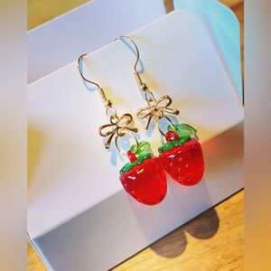 🍓Cute Strawberry Earrings